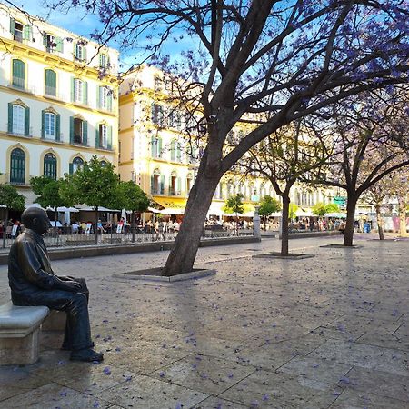 Private Rooms In Historic Building On The Square Malaga Zewnętrze zdjęcie