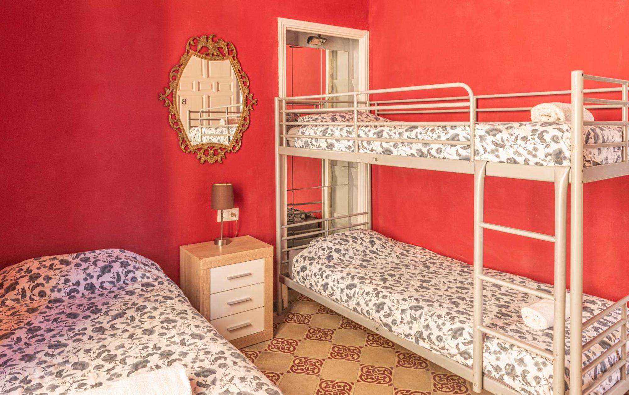 Private Rooms In Historic Building On The Square Malaga Zewnętrze zdjęcie