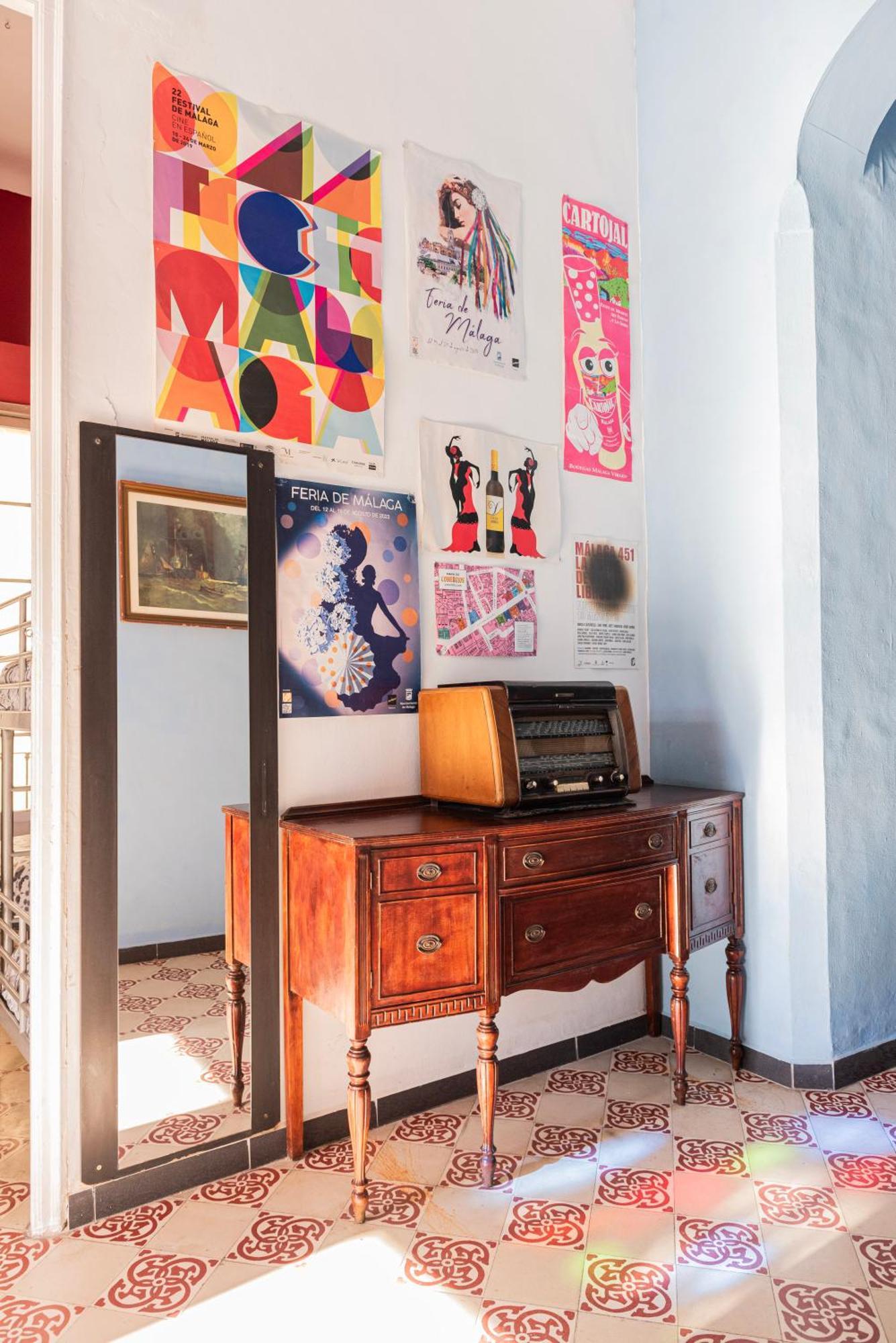Private Rooms In Historic Building On The Square Malaga Zewnętrze zdjęcie
