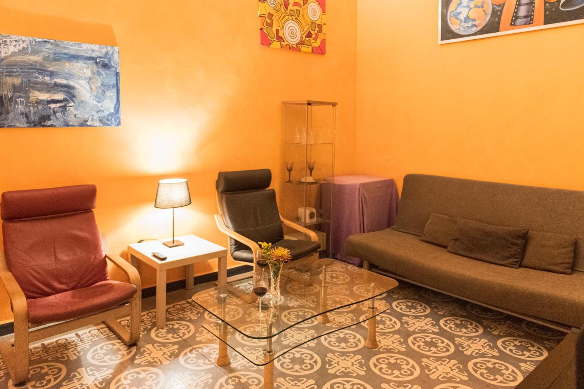 Private Rooms In Historic Building On The Square Malaga Zewnętrze zdjęcie